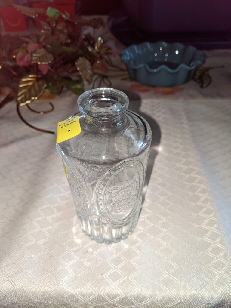 Fancy etched clear class bud vase